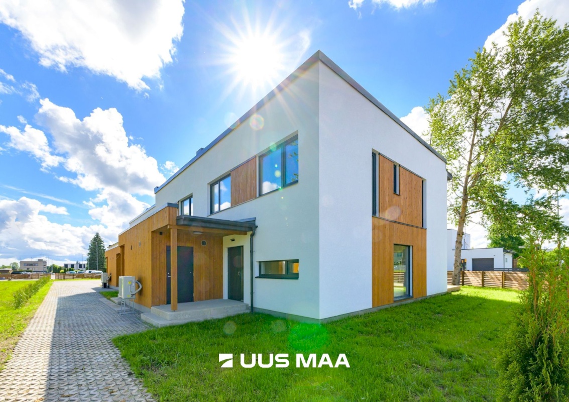 Rakvere linn, Mõisavälja 1-2