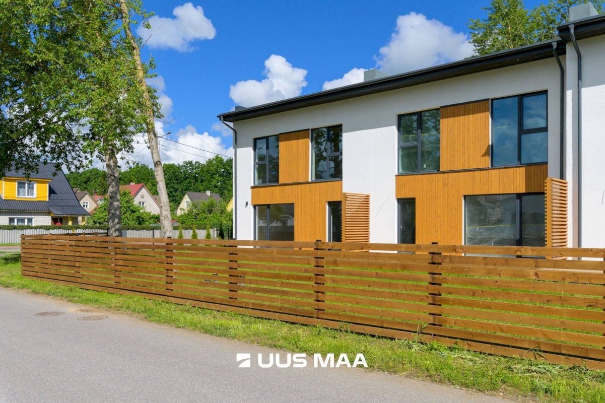 Rakvere linn, Mõisavälja 1-2