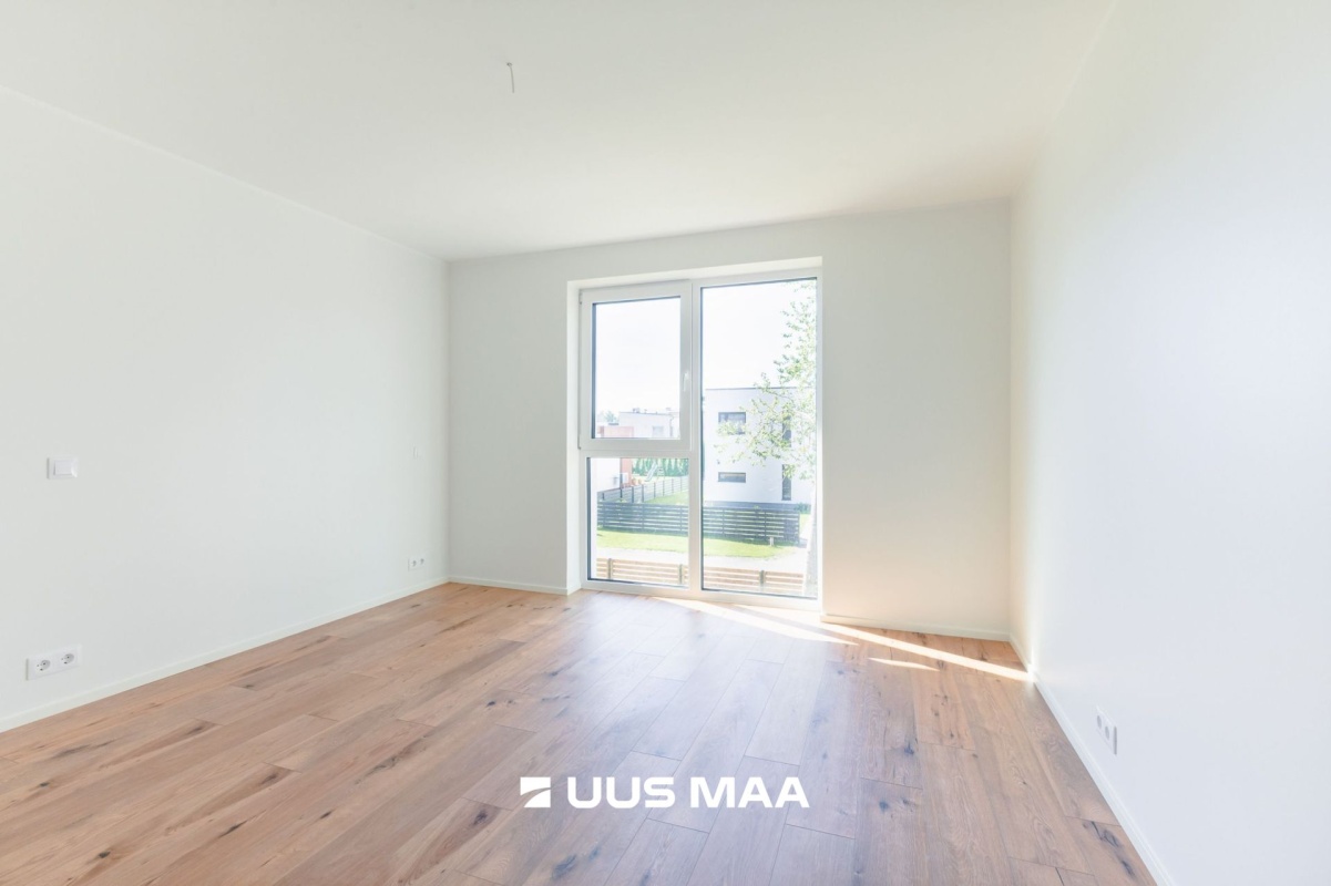 Rakvere linn, Mõisavälja 1-2