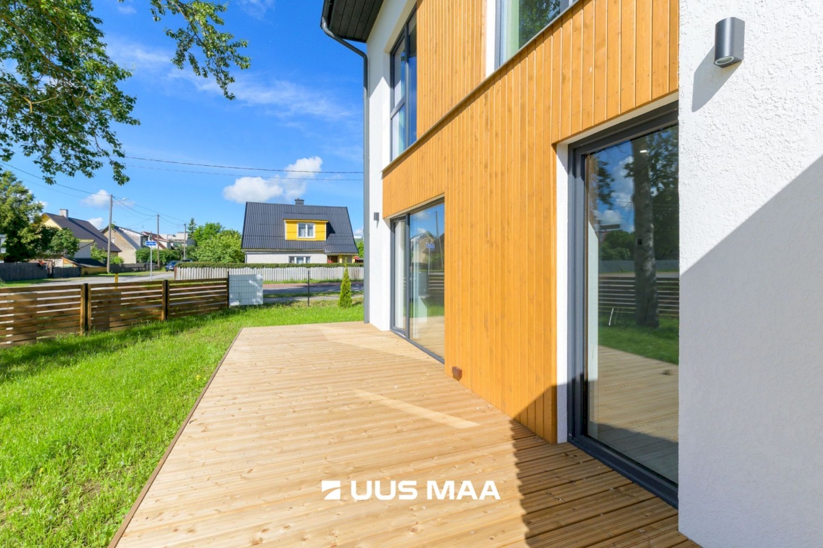 Rakvere linn, Mõisavälja 1-2