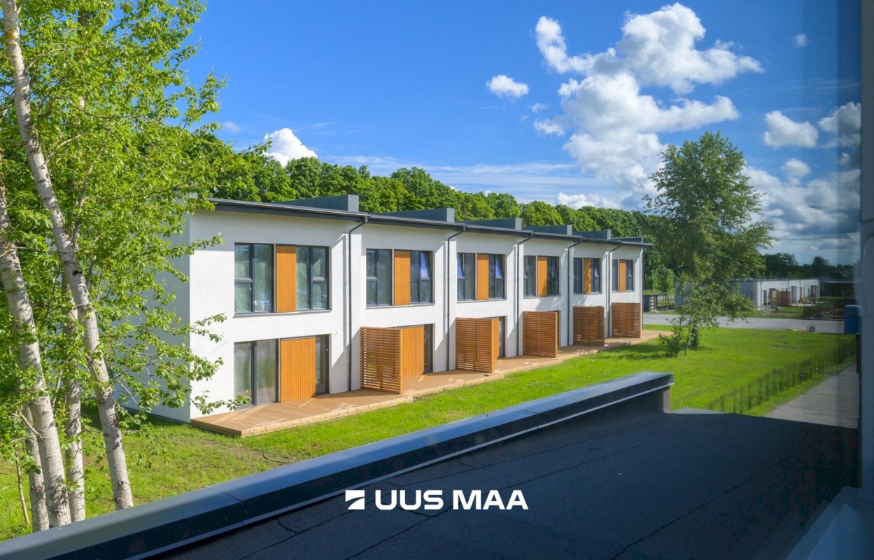 Rakvere linn, Mõisavälja 1-2