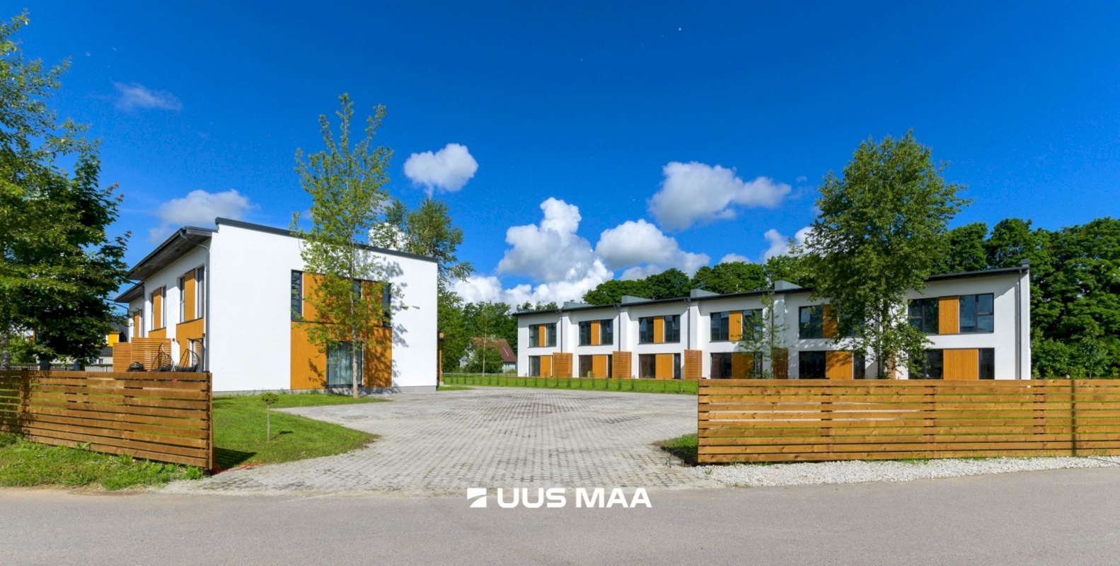Rakvere linn, Mõisavälja 1-2