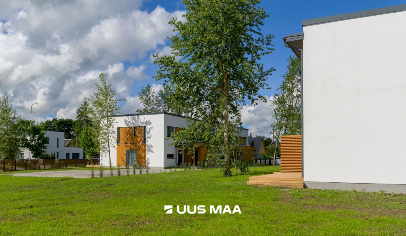 Rakvere linn, Mõisavälja 1-2