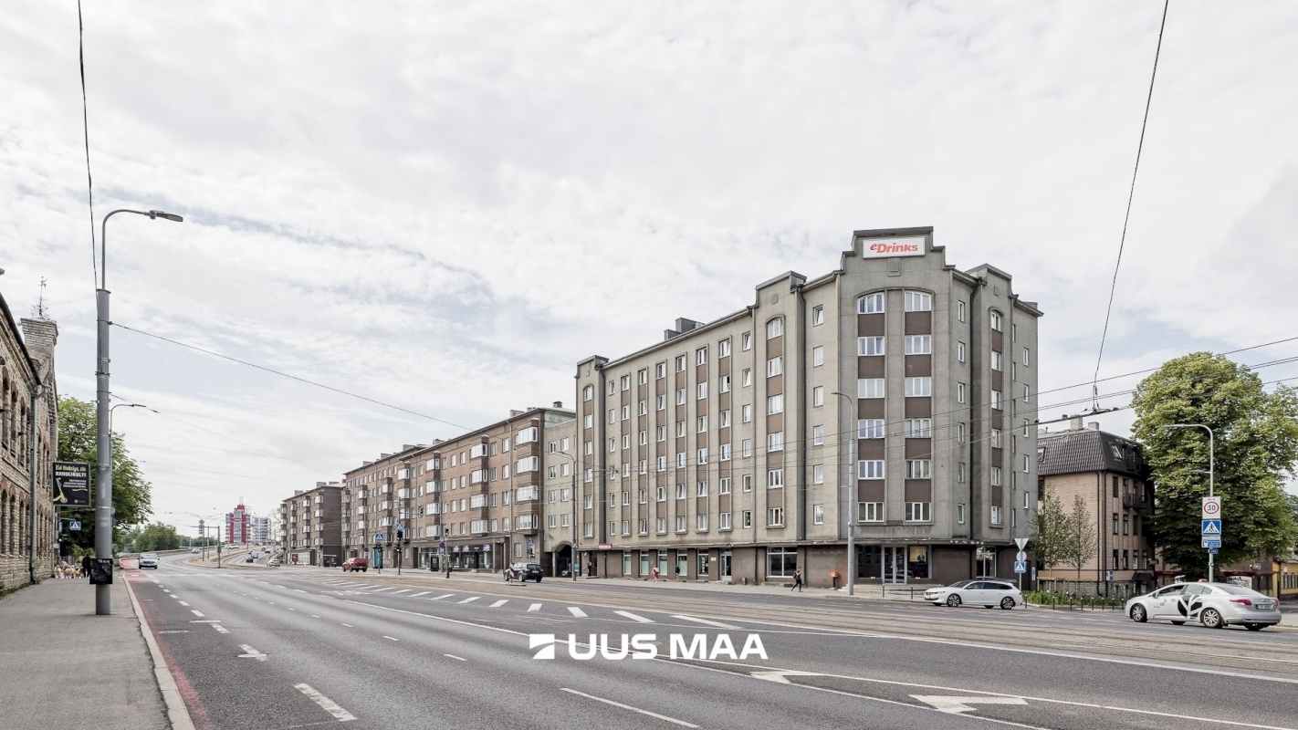 Tallinn, Kesklinna linnaosa, Uus Maailm, Pärnu mnt 80