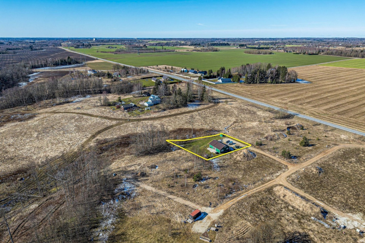 Viljandi vald, Peetrimõisa küla, Ilvese tee 8