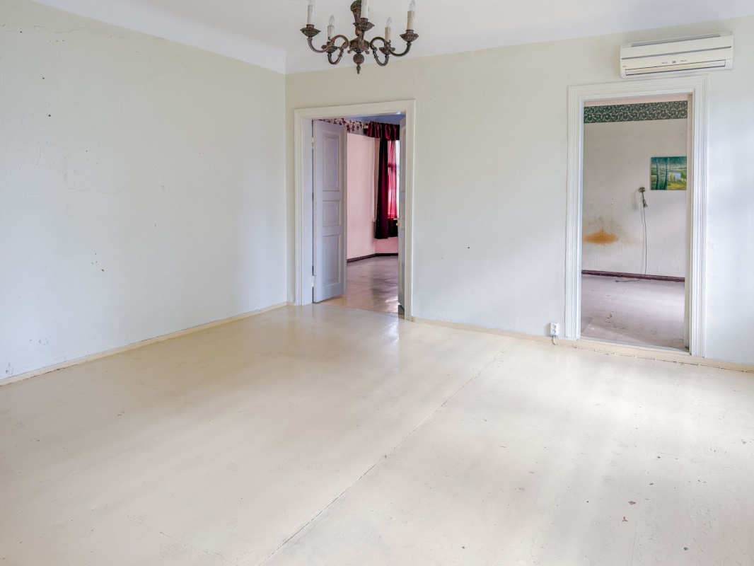 Pärnu linn, Pärnu linn, Kesklinn, Esplanaadi 5
