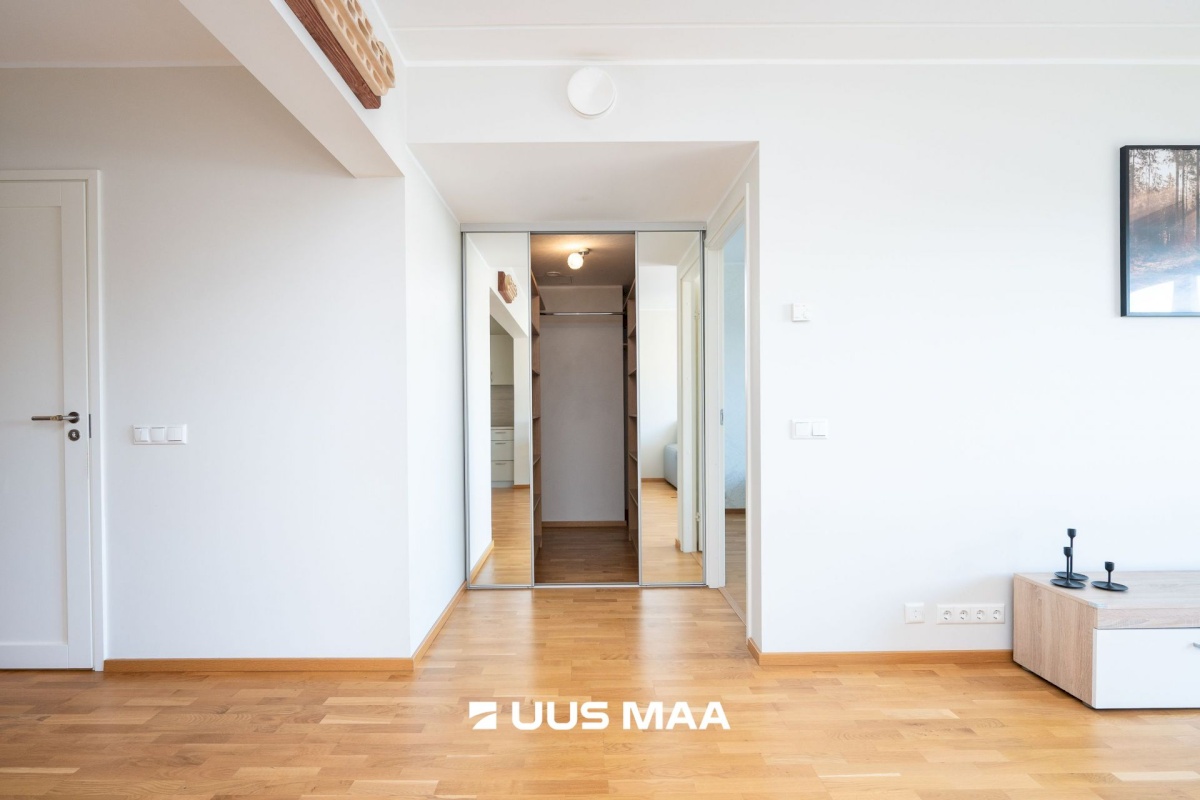 Tallinn, Lasnamäe linnaosa, Uuslinn, Uuslinna 6