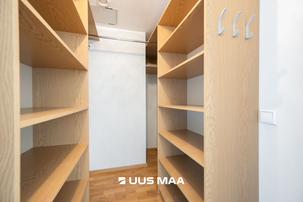 Tallinn, Lasnamäe linnaosa, Uuslinn, Uuslinna 6