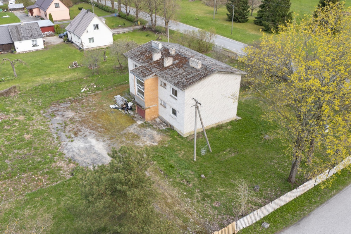 Paide linn, Tarbja küla, Kooli tee 2
