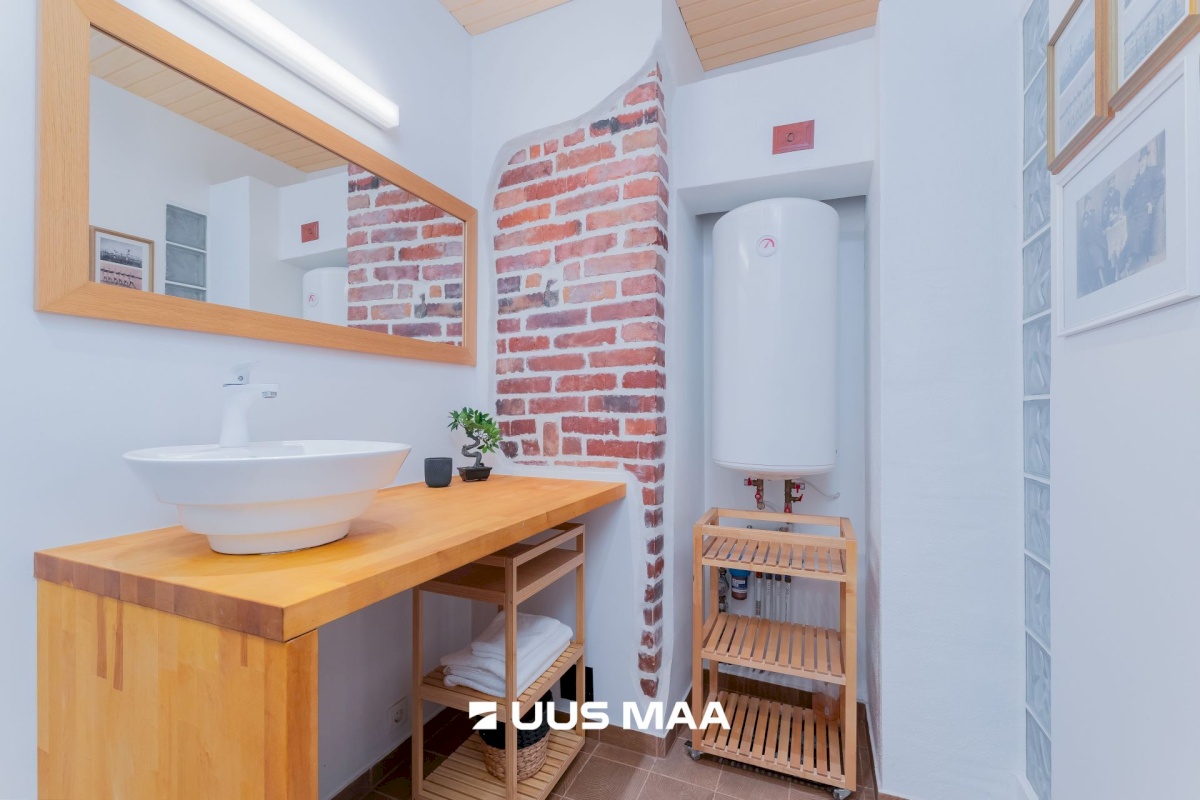 Pärnu linn, Pärnu linn, Rannarajoon, A. H. Tammsaare pst 2