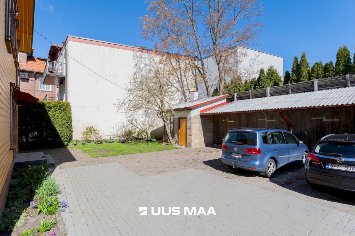 Pärnu linn, Pärnu linn, Rannarajoon, A. H. Tammsaare pst 2