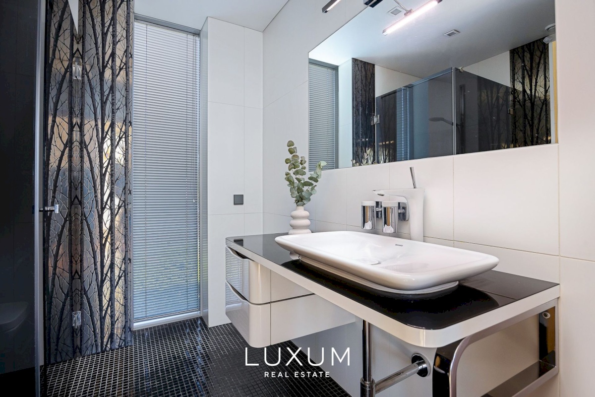 Viimsi vald, Haabneeme alevik, Rohuneeme tee 28