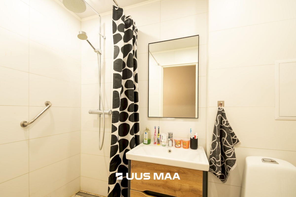 Saaremaa vald, Kuressaare linn, J.Smuuli 5
