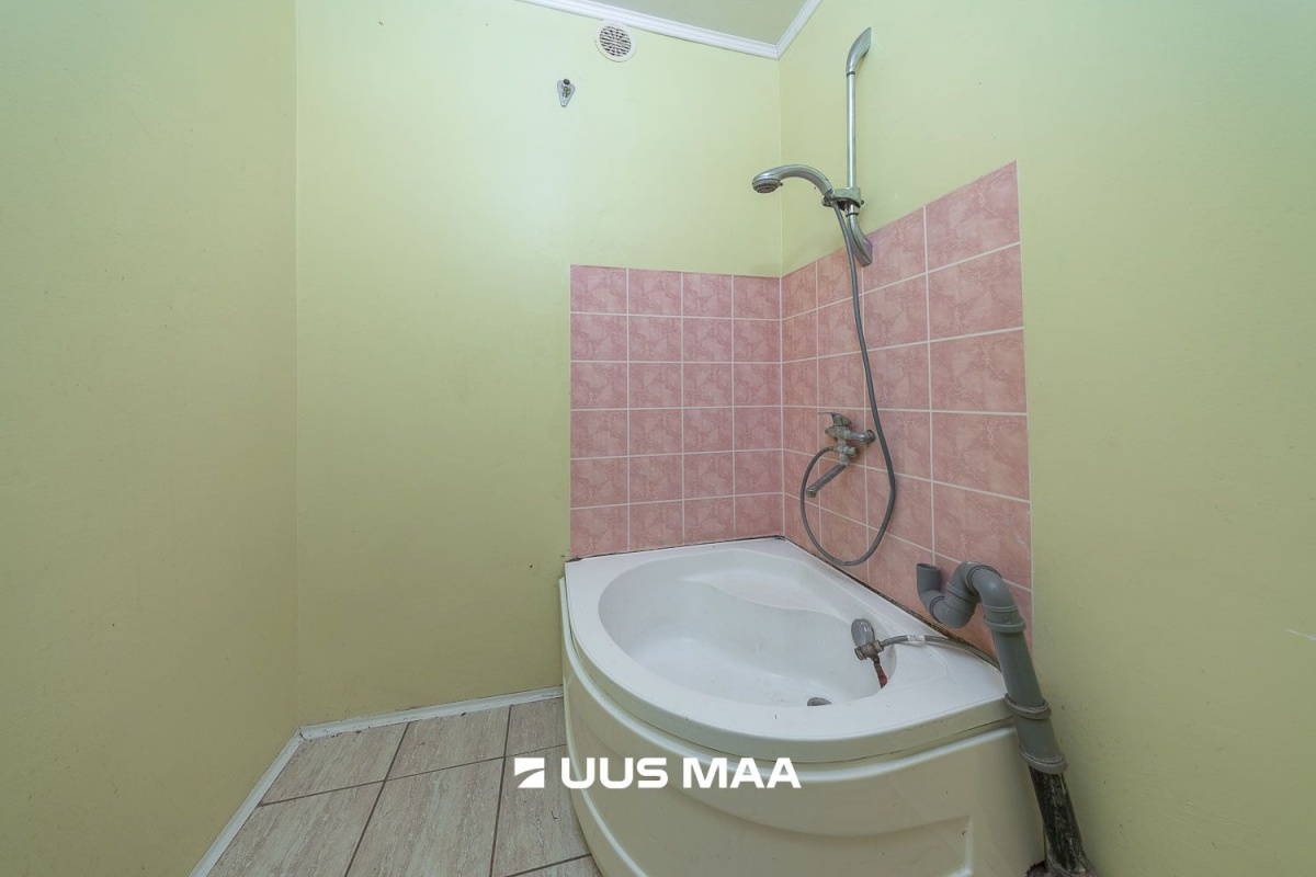 Põlva vald, Himmaste küla, Keskuse tee 15