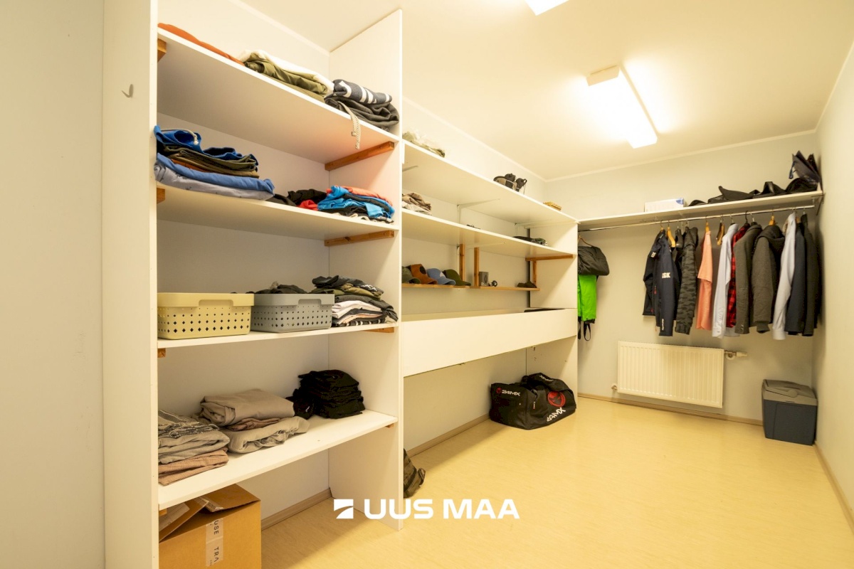 Saaremaa vald, Upa küla, Kooli tee 1