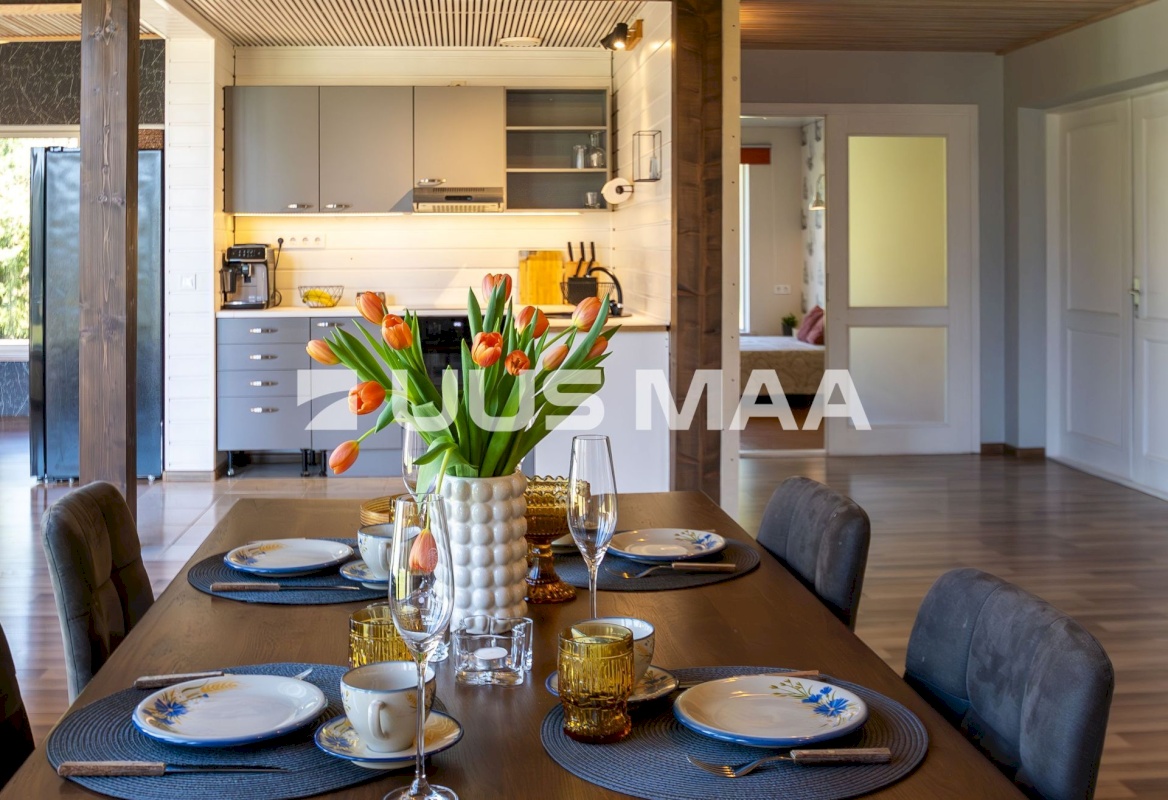 Saaremaa vald, Upa küla, Kooli tee 1