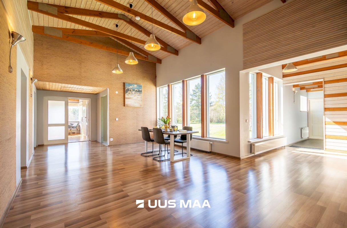 Saaremaa vald, Upa küla, Kooli tee 1