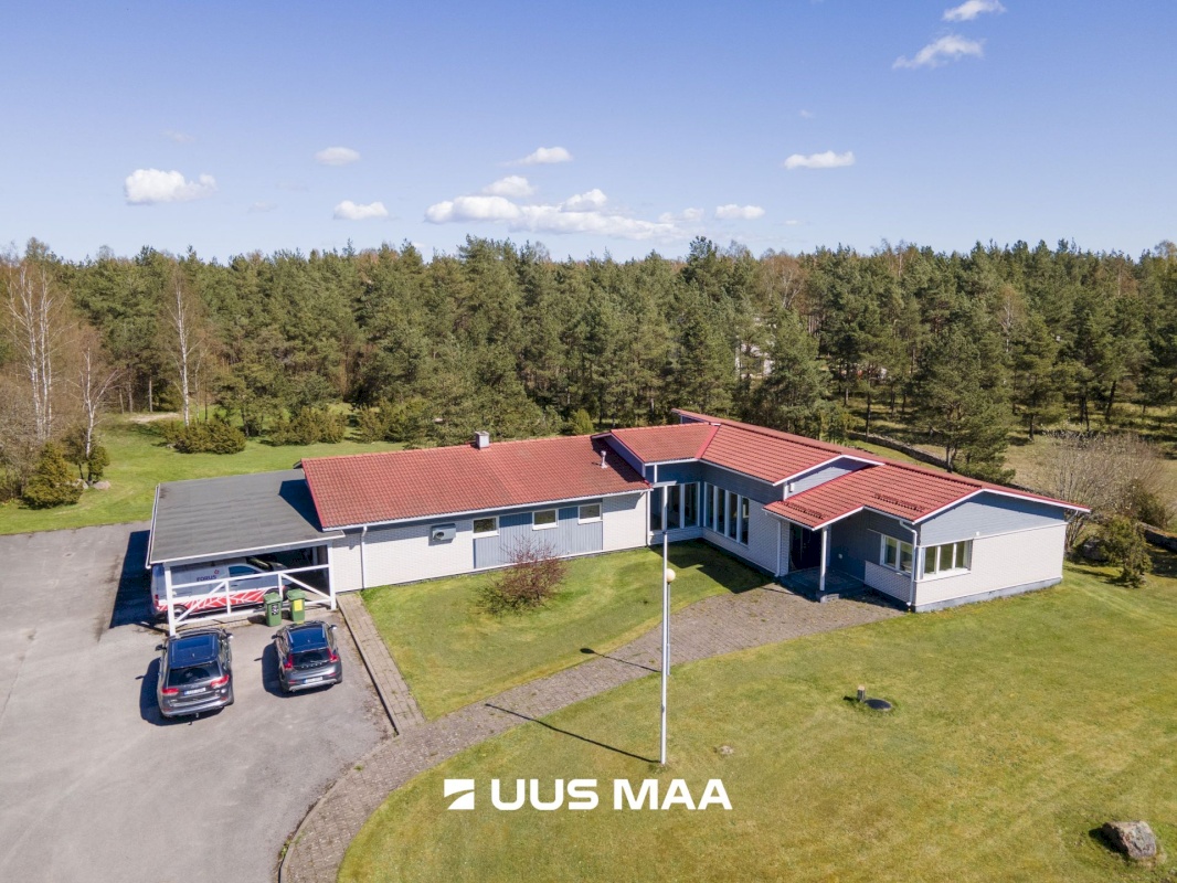 Saaremaa vald, Upa küla, Kooli tee 1