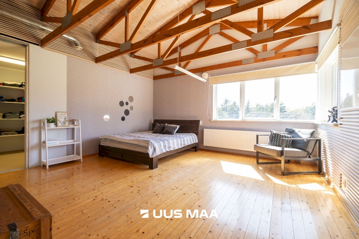 Saaremaa vald, Upa küla, Kooli tee 1