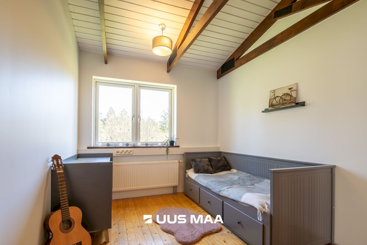 Saaremaa vald, Upa küla, Kooli tee 1