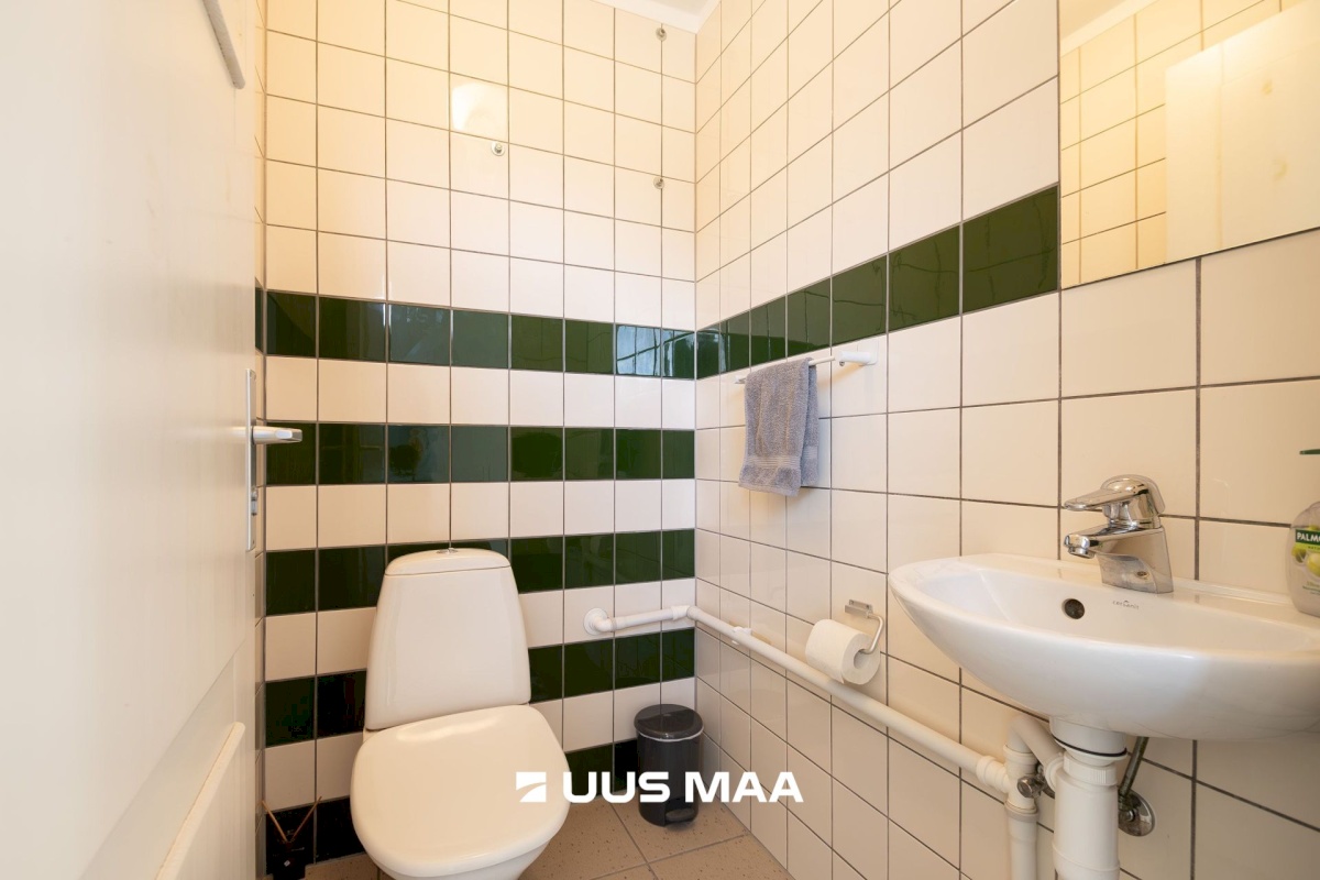 Saaremaa vald, Upa küla, Kooli tee 1