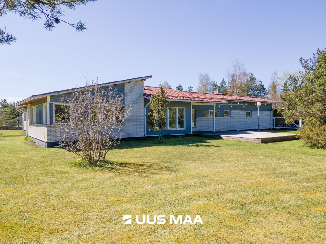 Saaremaa vald, Upa küla, Kooli tee 1