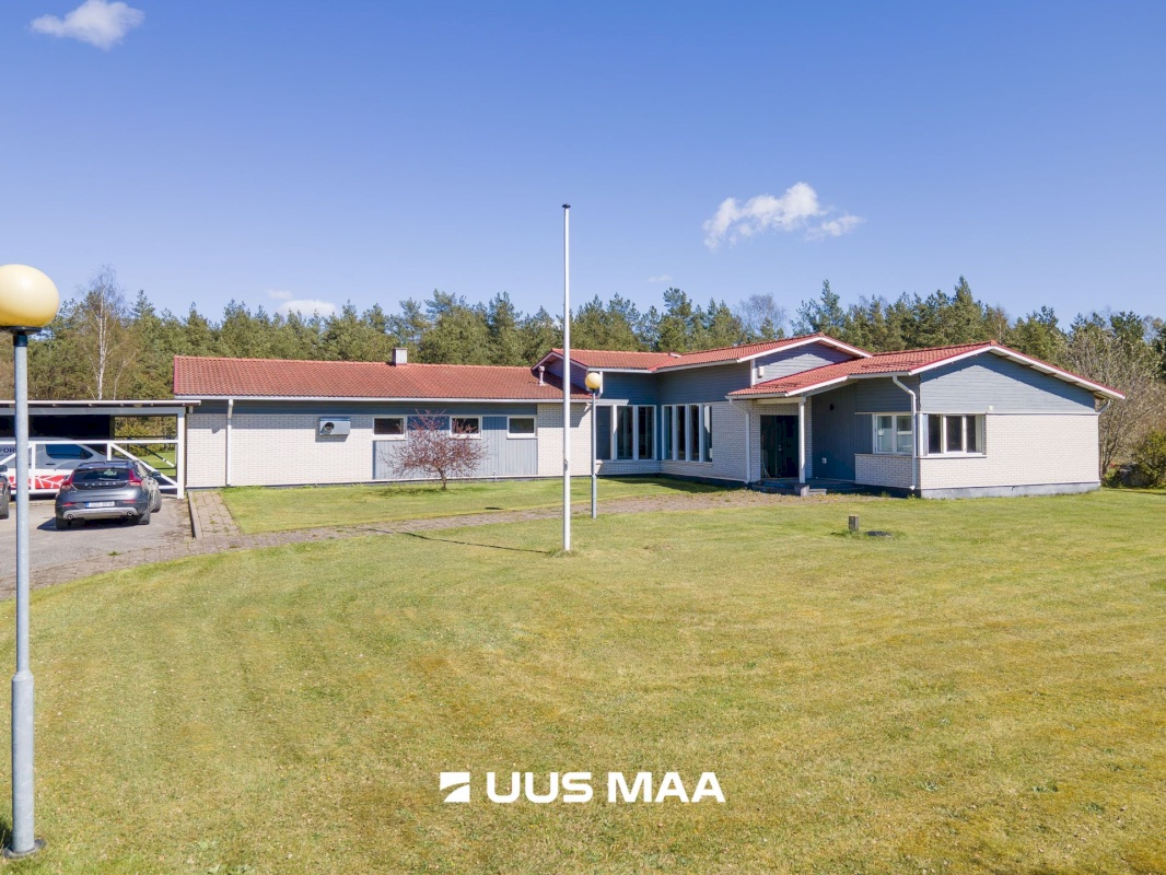 Saaremaa vald, Upa küla, Kooli tee 1