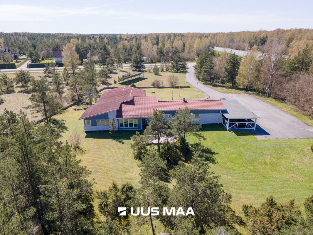 Saaremaa vald, Upa küla, Kooli tee 1