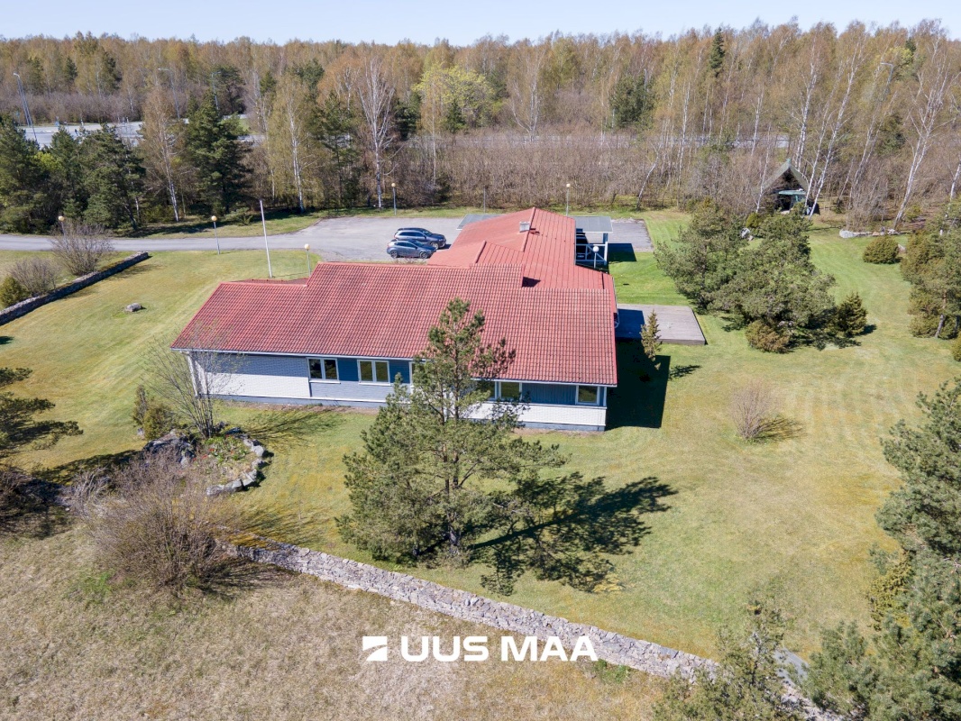 Saaremaa vald, Upa küla, Kooli tee 1