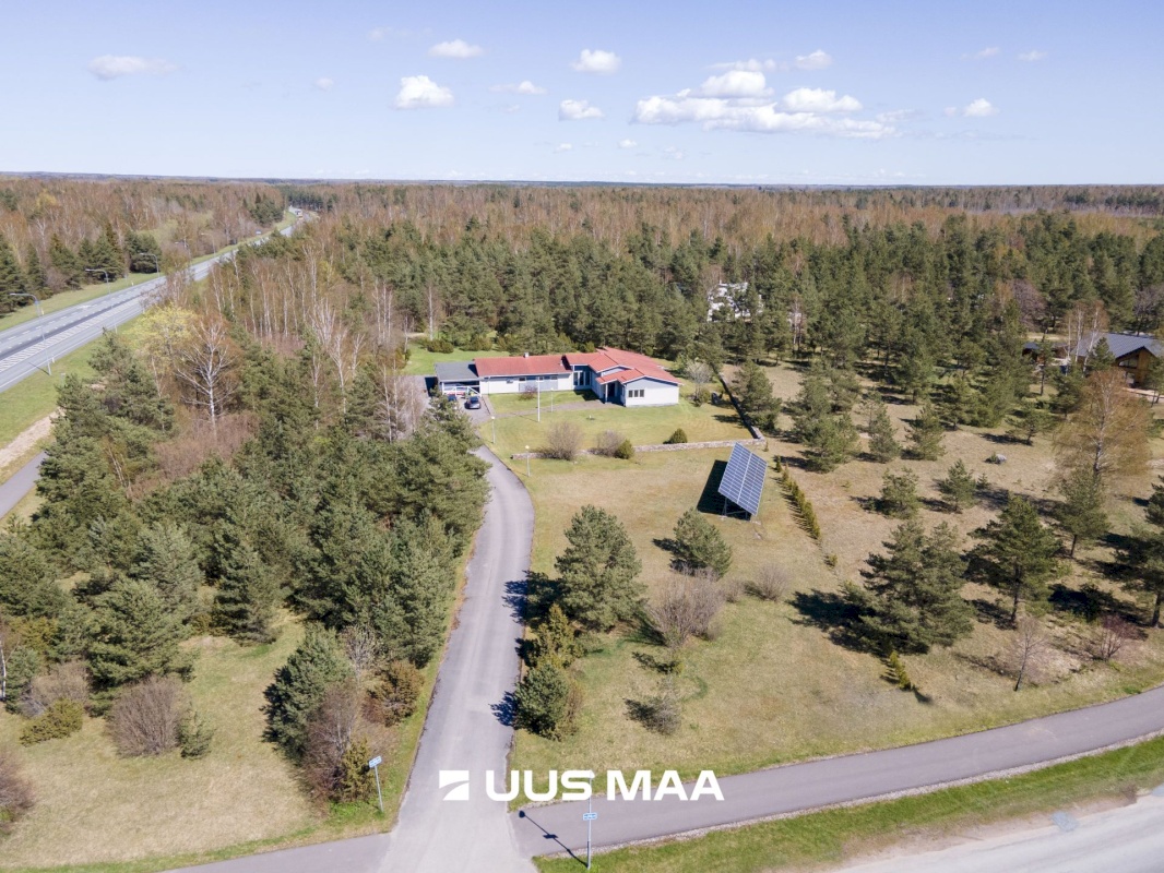 Saaremaa vald, Upa küla, Kooli tee 1