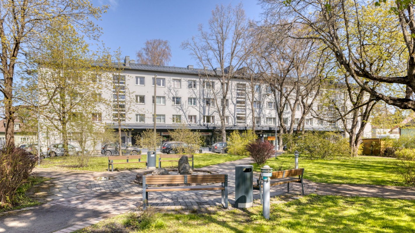 Tallinn, Nõmme linnaosa, Raudtee 52