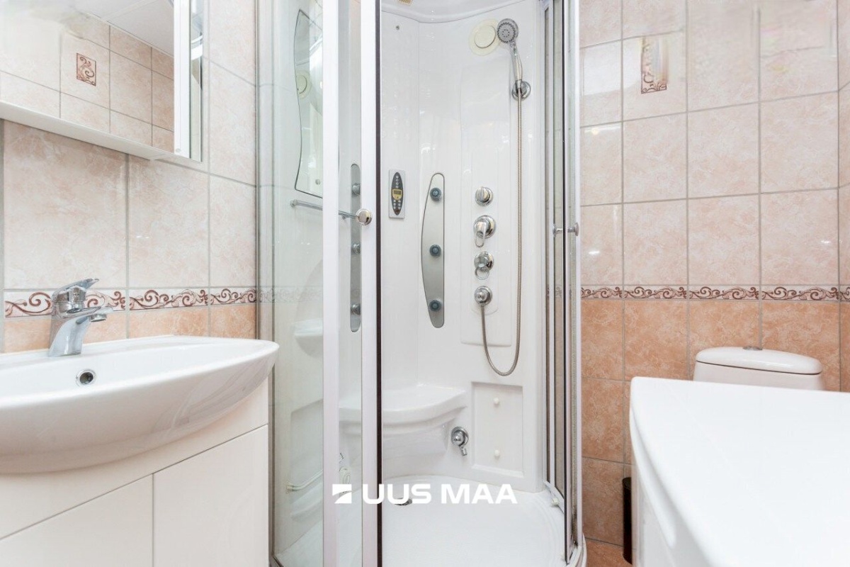 Rakvere linn, Võidu 88