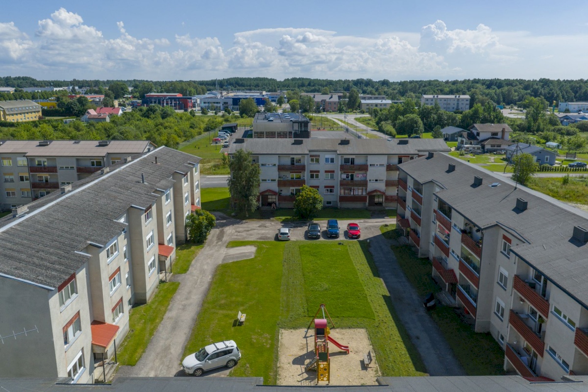 Haapsalu linn, Uuemõisa küla, Haudejaama 22