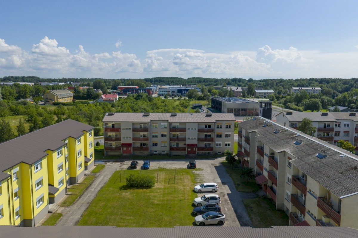 Haapsalu linn, Uuemõisa küla, Haudejaama 22