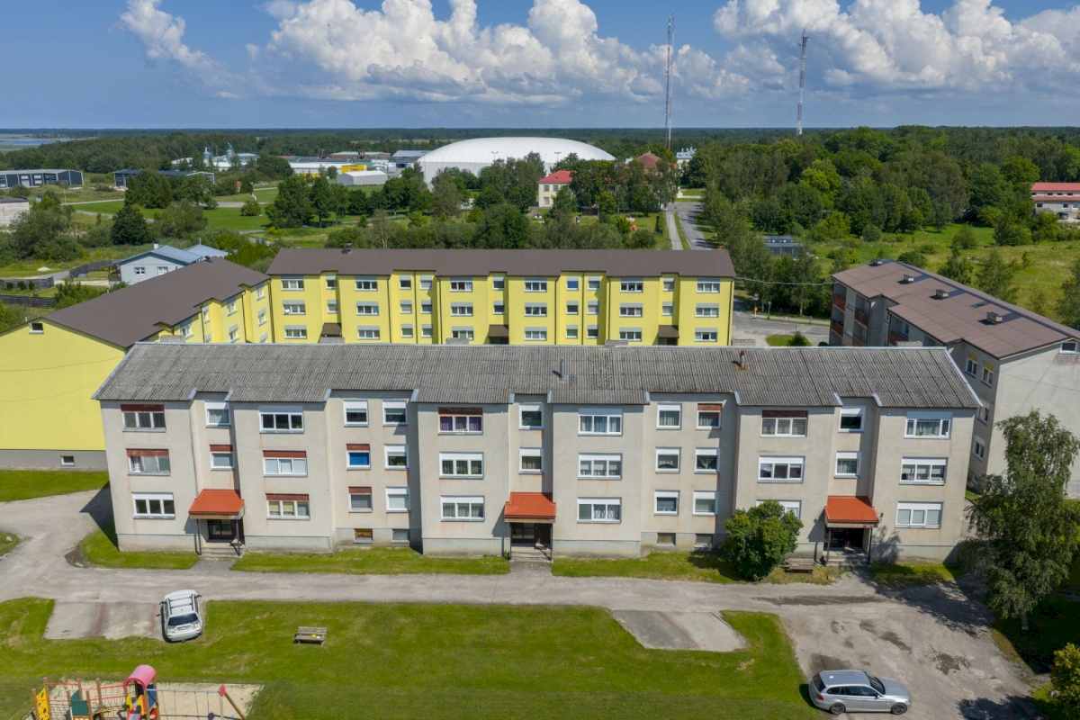 Haapsalu linn, Uuemõisa küla, Haudejaama 22