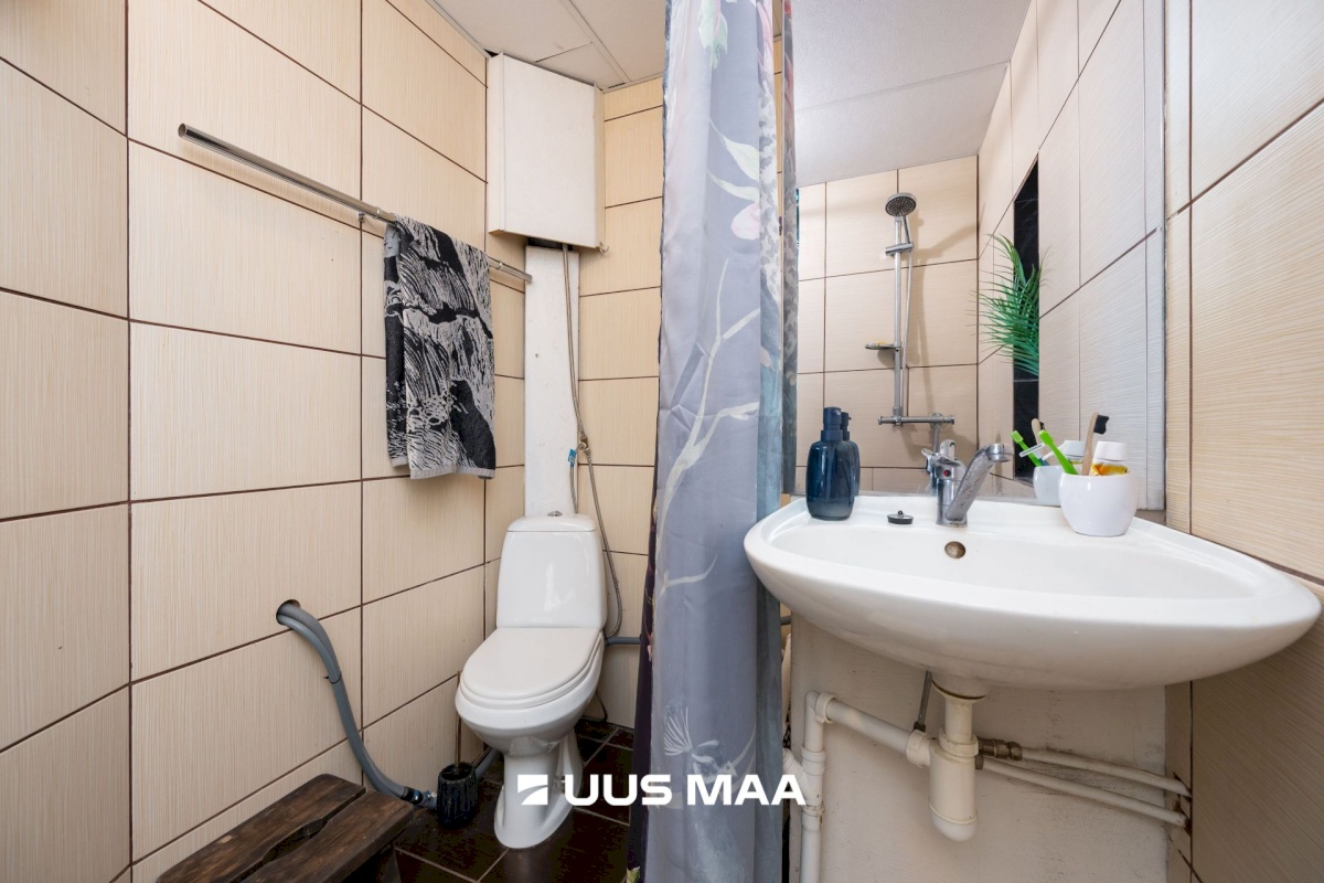 Tallinn, Kesklinna linnaosa, Uus Maailm, Saturni 6