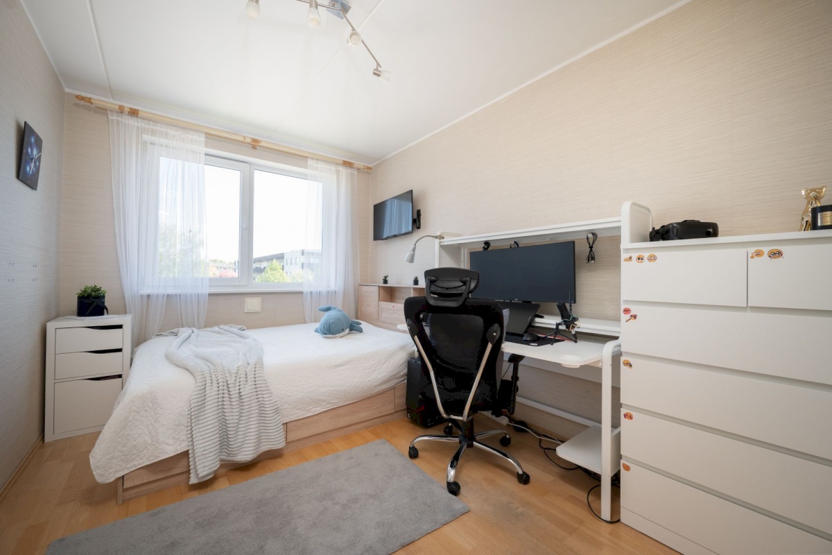 Tallinn, Haabersti linnaosa, Pikaliiva, Pikaliiva 93