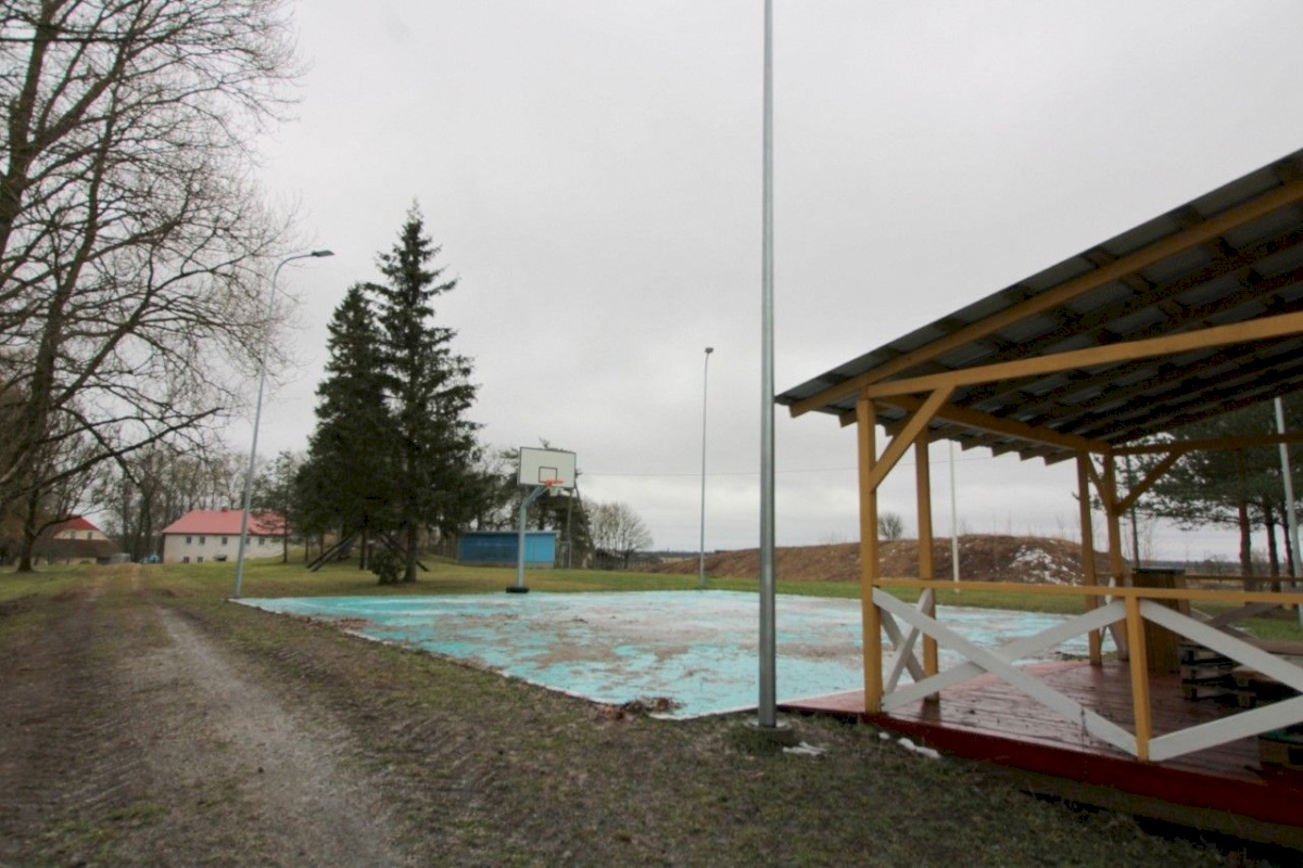 Lääneranna vald, Oidrema küla, Külavahe tee 7