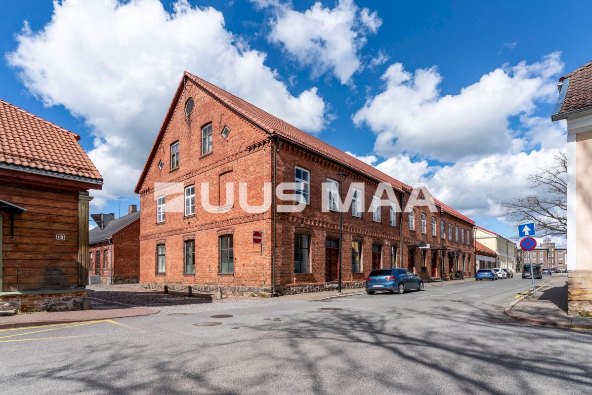 Viljandi linn, Vanalinn, Lossi 15