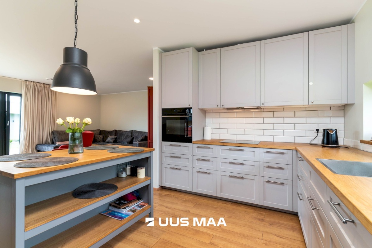 Viljandi linn, Järveotsa, Järveotsa pst 3