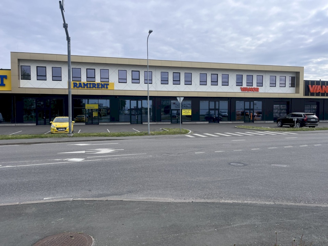 Saue vald, Laagri alevik, Pärnu mnt 495