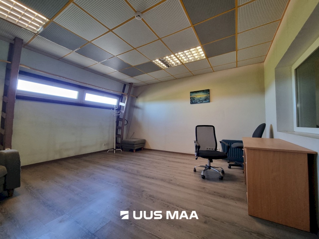 Vinni vald, Pajusti alevik, Tööstuse 15