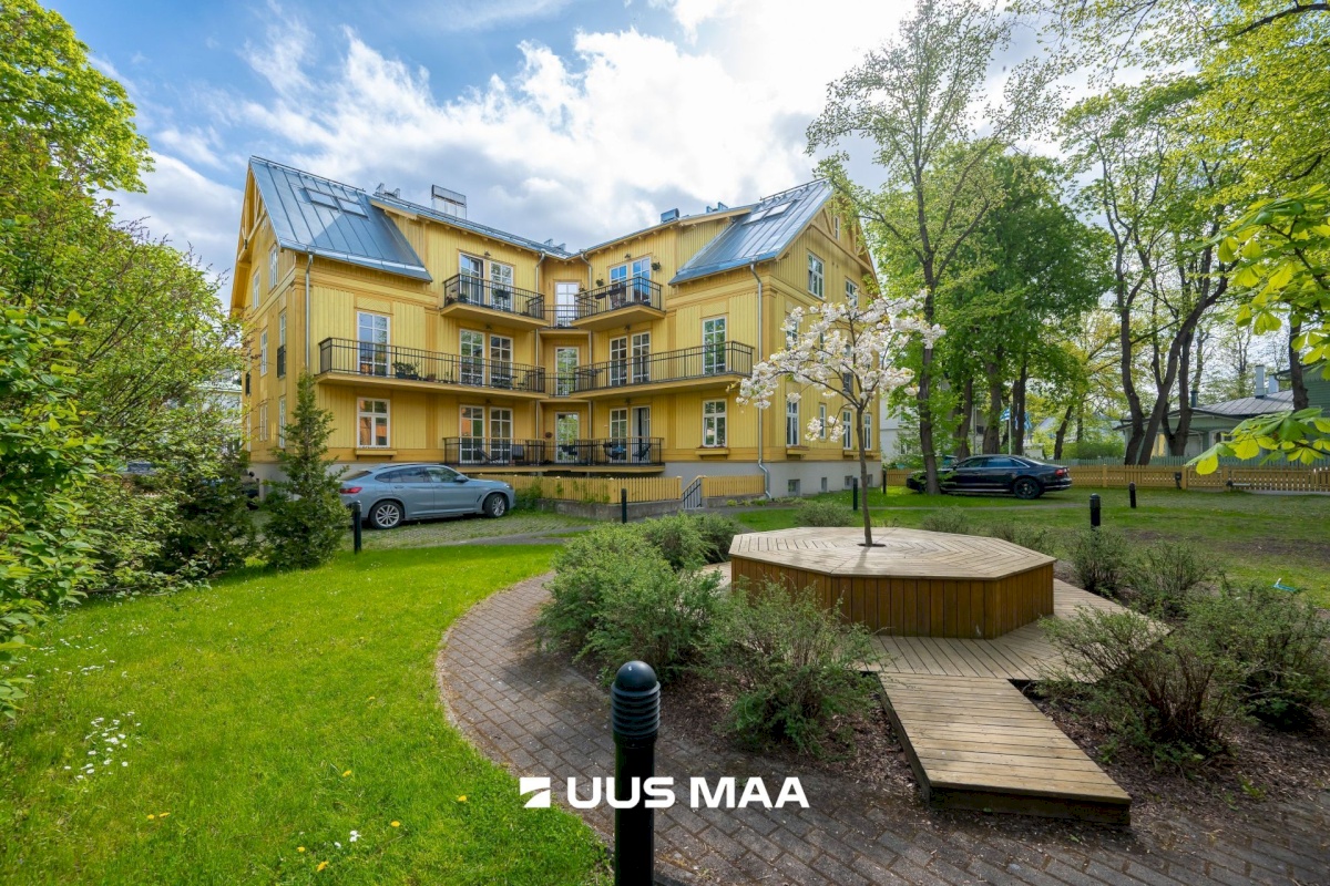 Tallinn, Kesklinna linnaosa, Kadriorg, J. Poska 13