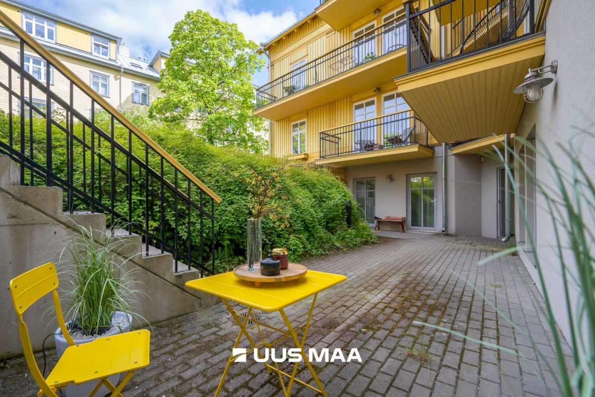 Tallinn, Kesklinna linnaosa, Kadriorg, J. Poska 13