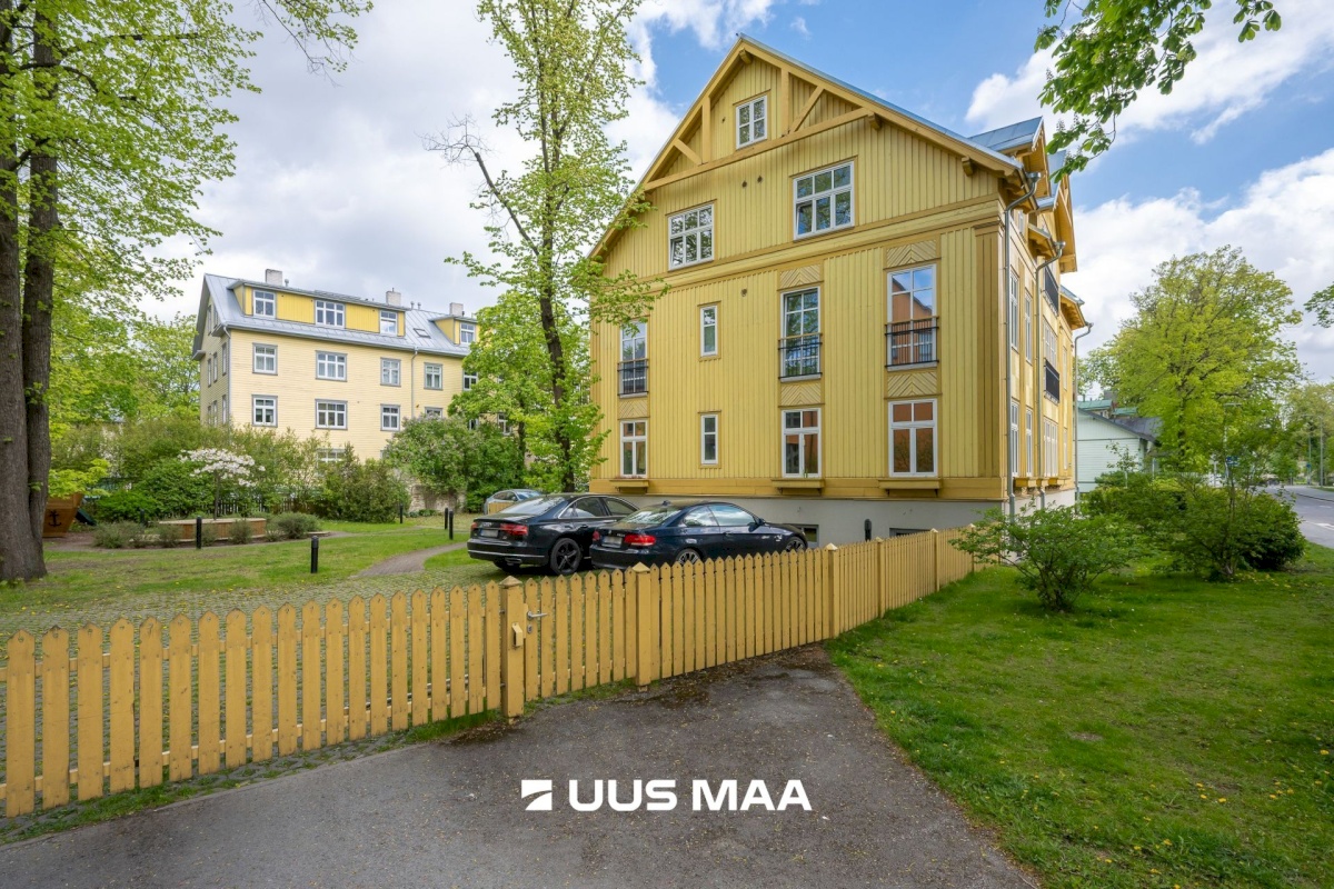 Tallinn, Kesklinna linnaosa, Kadriorg, J. Poska 13