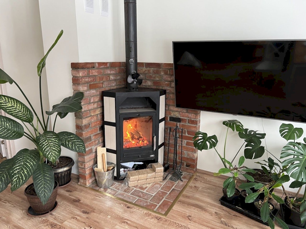 Saarde vald, Tihemetsa alevik, Asuvere tee 7