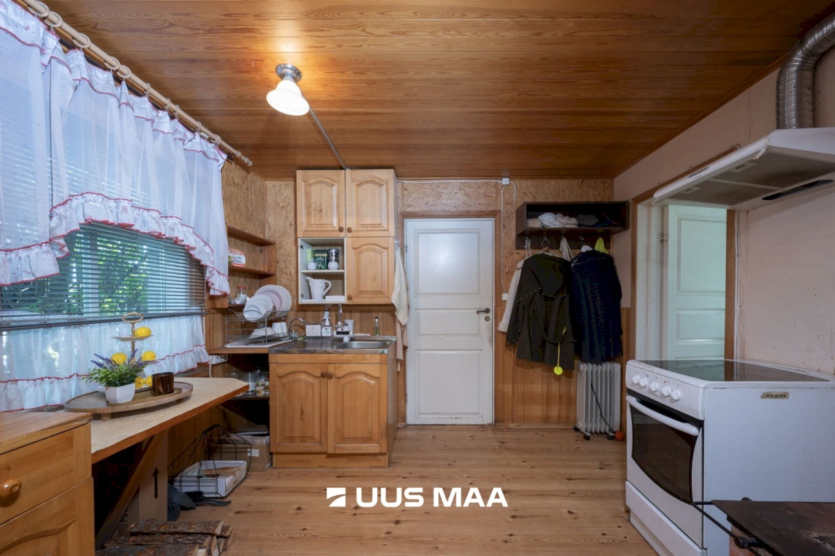 Lääne-Nigula vald, Pälli küla, Haapsalu mnt 1