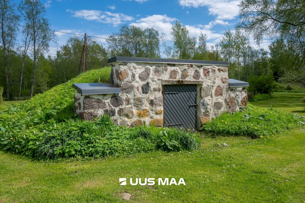 Rae vald, Urvaste küla, Vahendiku talu