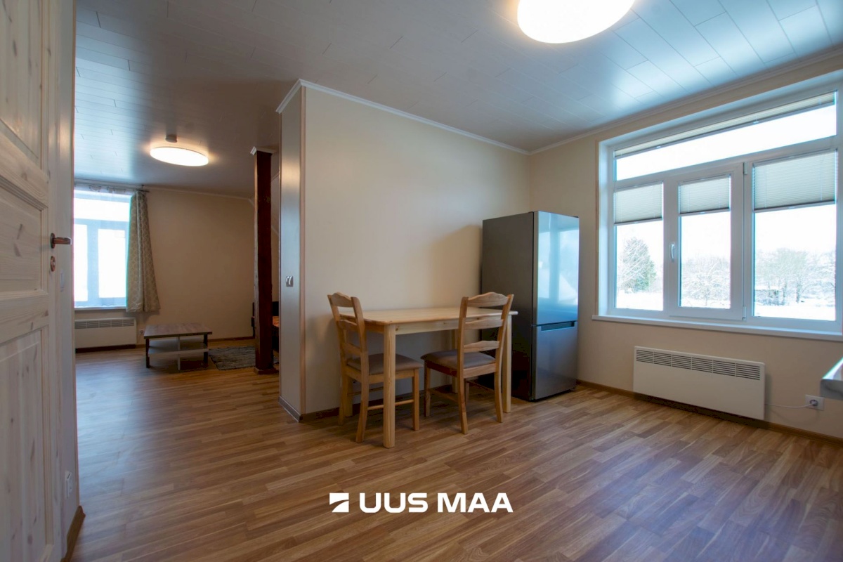 Põhja-Sakala vald, Suure-Jaani linn, Pärnu tn 1