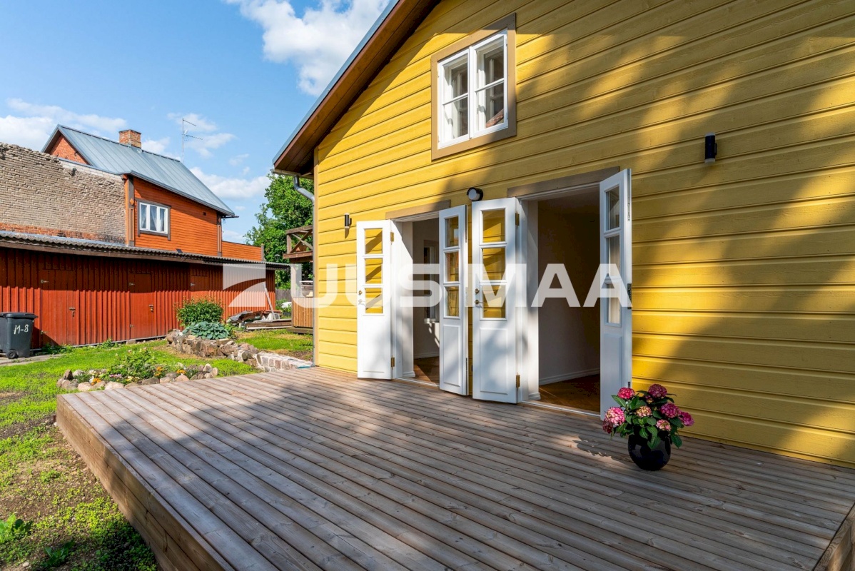 Viljandi linn, Vanalinn, Pikk tn 11